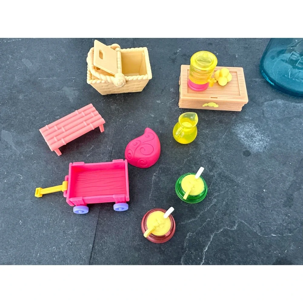 Littlest Pet Shop Lemonade Stand accessory lot LPS Hasbro
